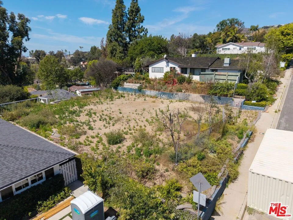 1025 Las Pulgas Road Pacific Palisades, CA 90272