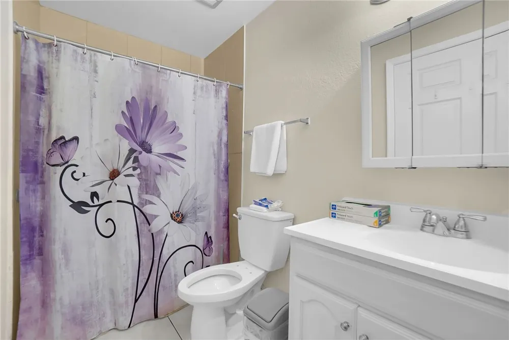 23636 Messina Laguna Hills, CA 92653