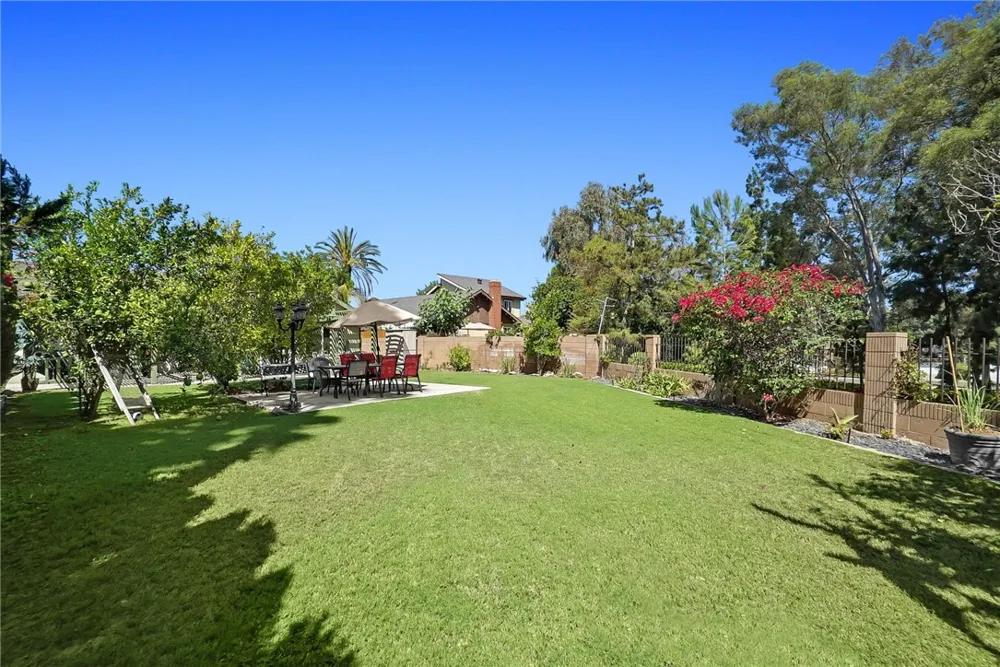 23636 Messina Laguna Hills, CA 92653