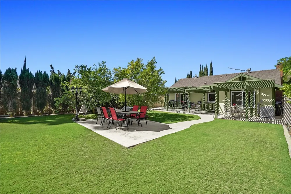 23636 Messina Laguna Hills, CA 92653