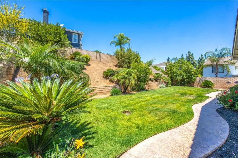 3276 Huntfield Corona, CA 92882