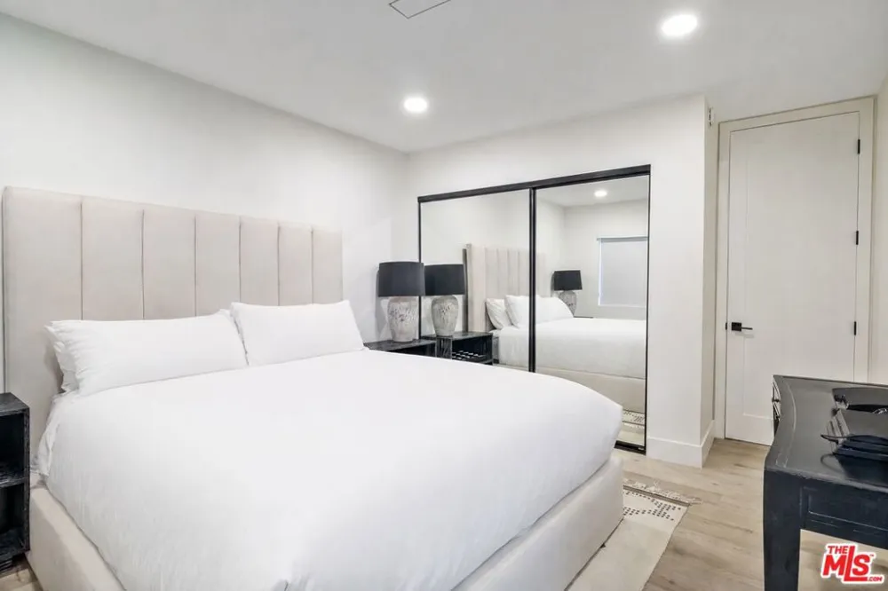 20326 Alerion Place Los Angeles, CA 91364