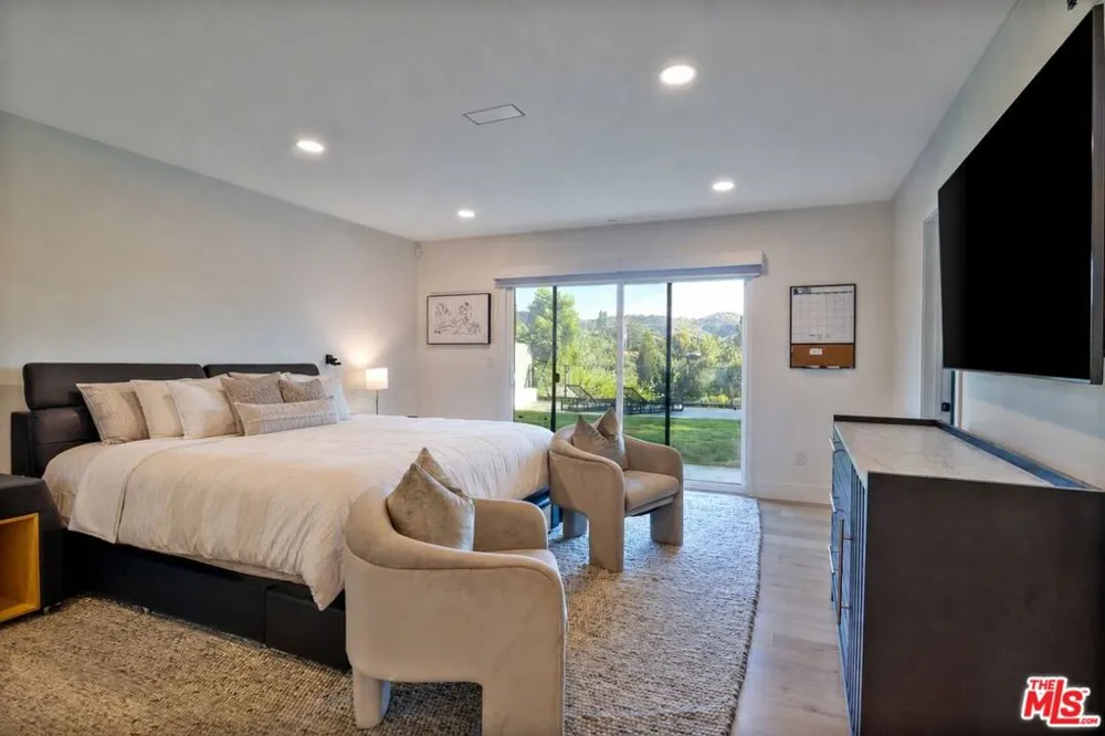 20326 Alerion Place Los Angeles, CA 91364