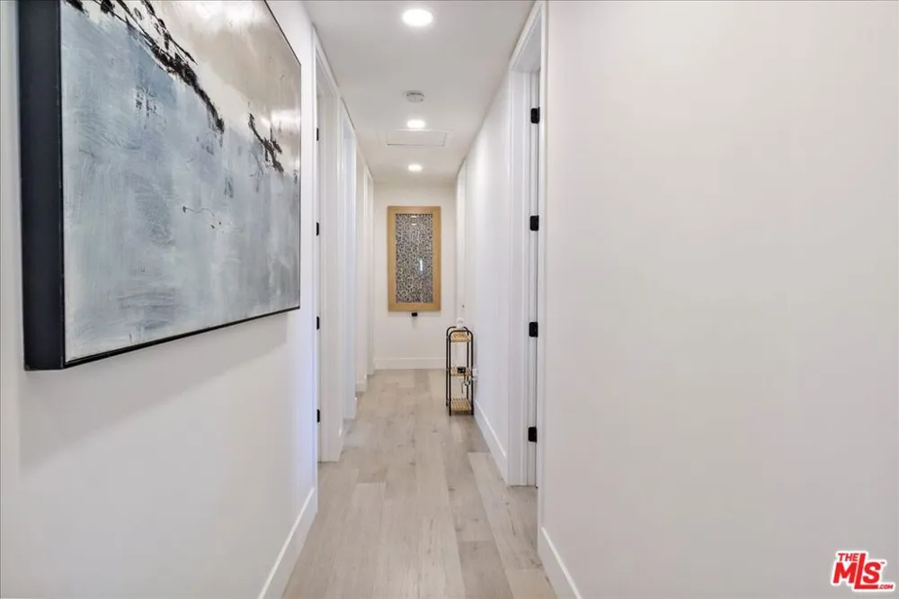 20326 Alerion Place Los Angeles, CA 91364