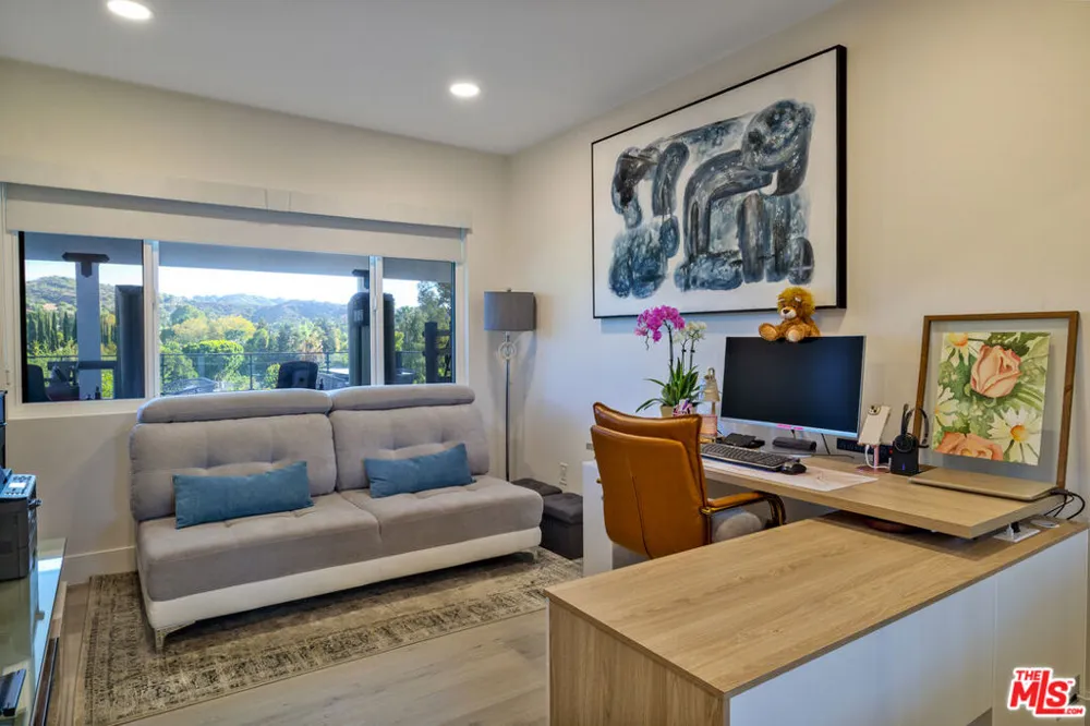 20326 Alerion Place Los Angeles, CA 91364