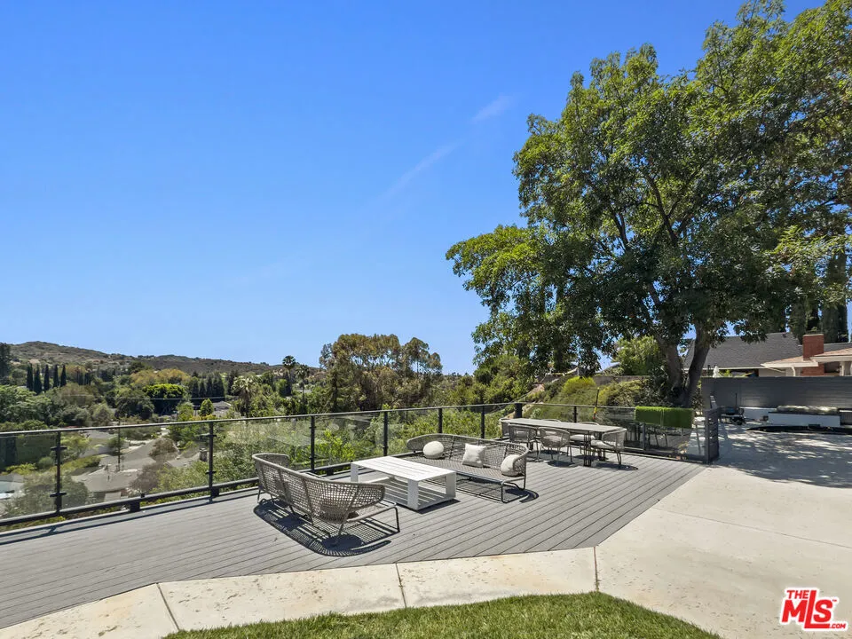 20326 Alerion Place Los Angeles, CA 91364