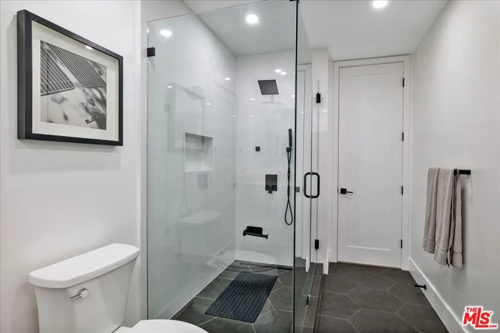 20326 Alerion Place Los Angeles, CA 91364