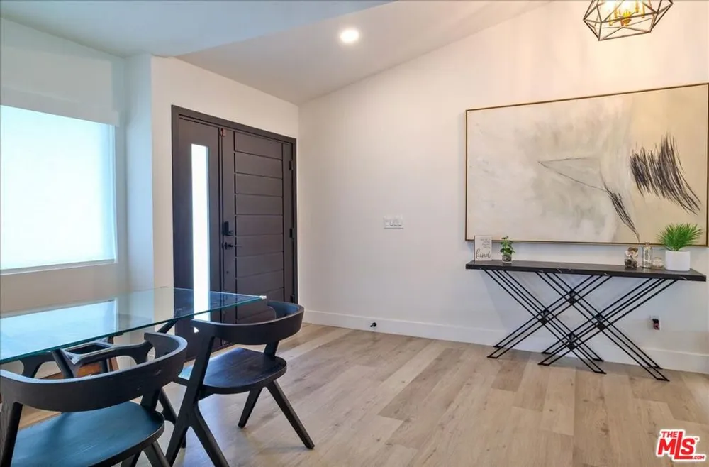20326 Alerion Place Los Angeles, CA 91364