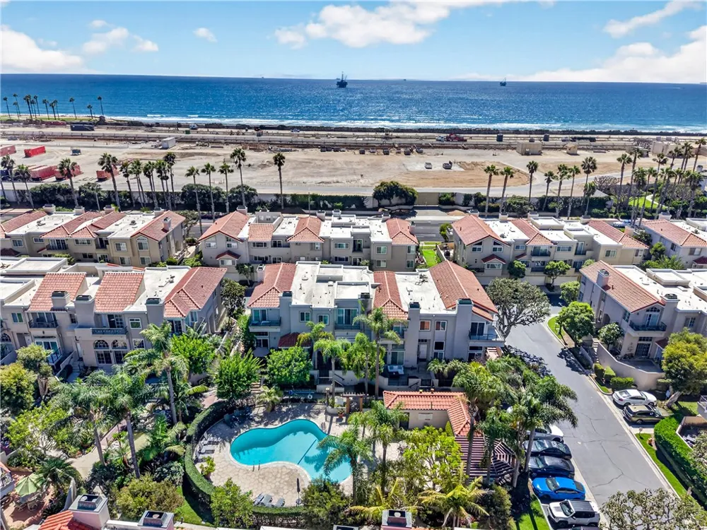 19401 Merion Circle Huntington Beach, CA 92648