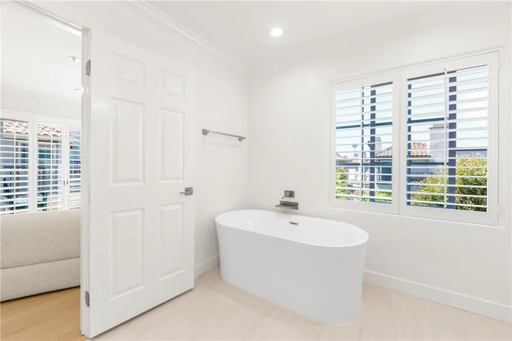 19401 Merion Circle Huntington Beach, CA 92648