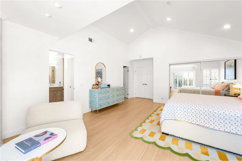 19401 Merion Circle Huntington Beach, CA 92648