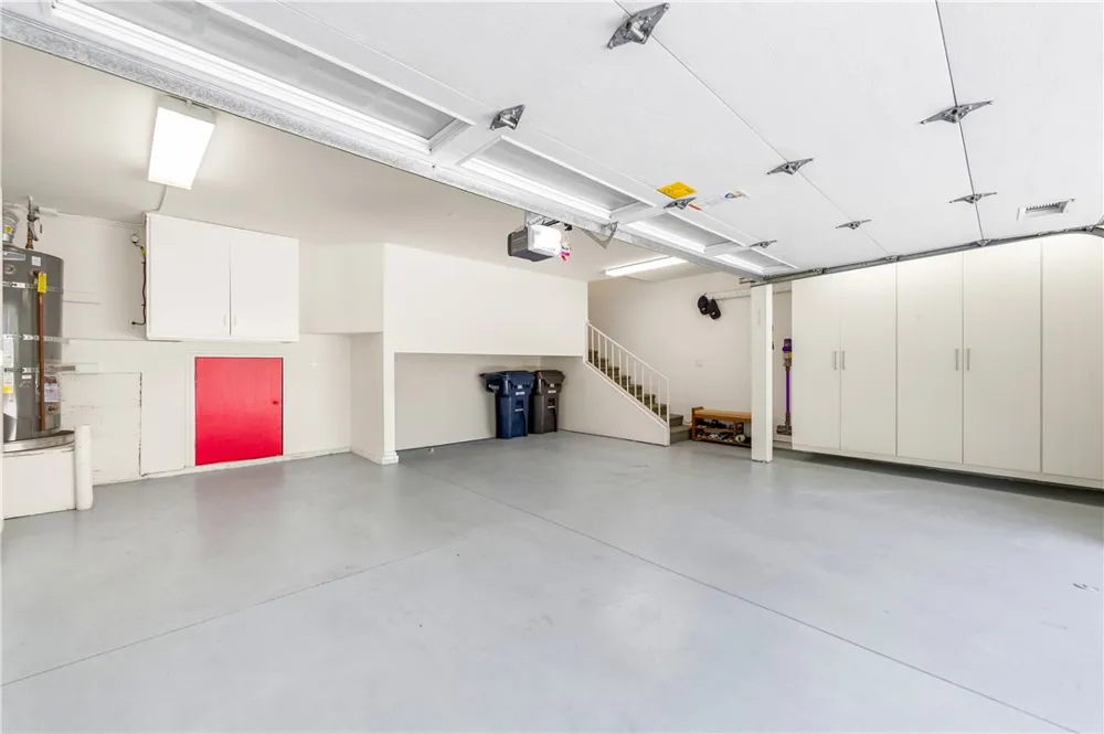 19401 Merion Circle Huntington Beach, CA 92648
