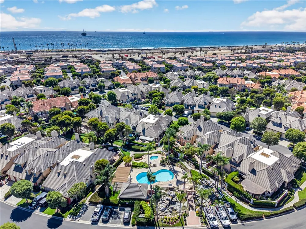19401 Merion Circle Huntington Beach, CA 92648
