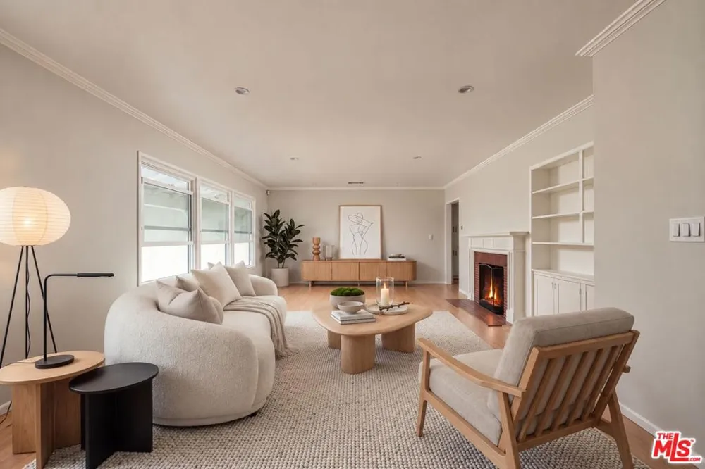 14212 Leadwell Street Van Nuys, CA 91405