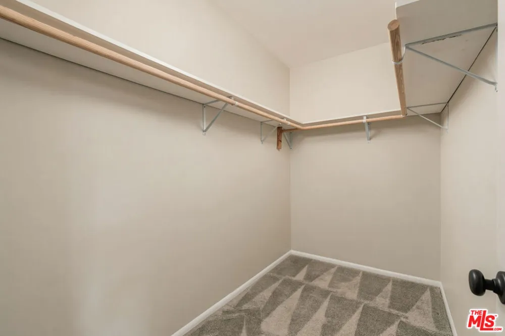 14212 Leadwell Street Van Nuys, CA 91405