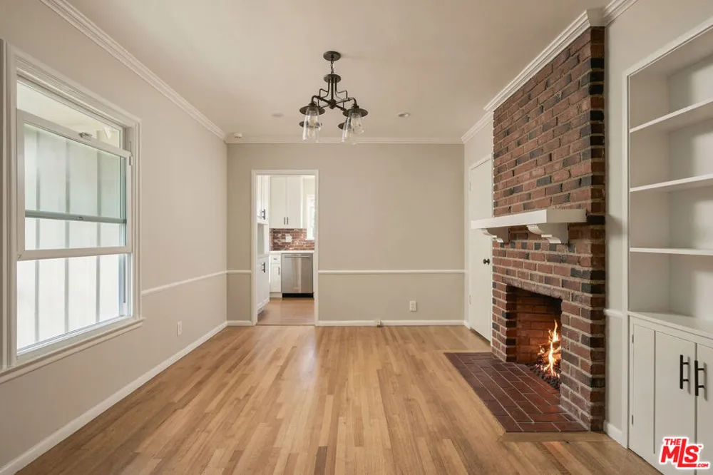 14212 Leadwell Street Van Nuys, CA 91405