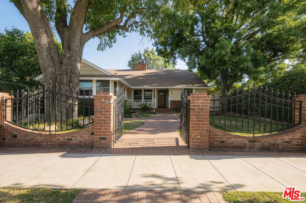 14212 Leadwell Street Van Nuys, CA 91405