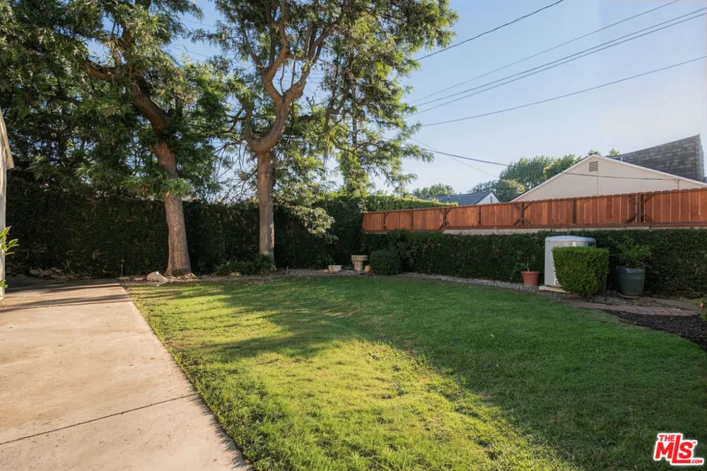 14212 Leadwell Street Van Nuys, CA 91405