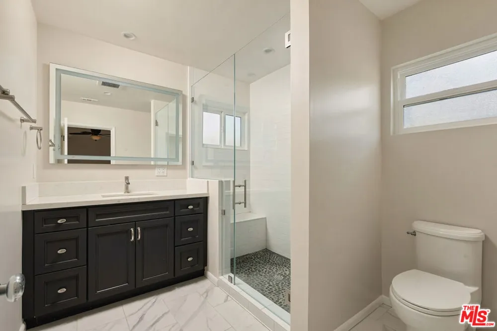 14212 Leadwell Street Van Nuys, CA 91405