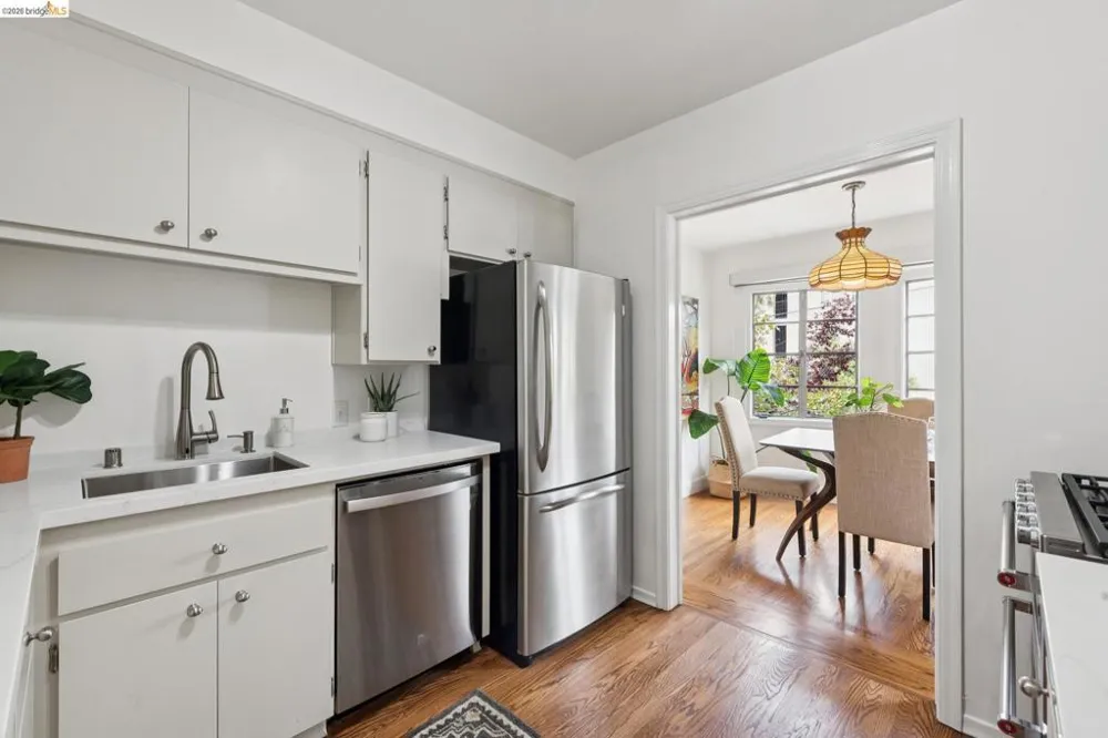 208 Lee St Oakland, CA 94610