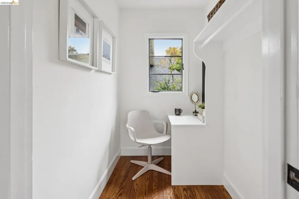 208 Lee St Oakland, CA 94610