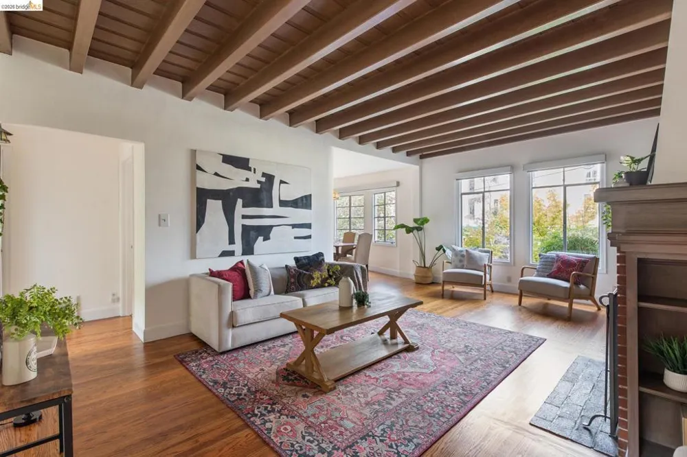 208 Lee St Oakland, CA 94610