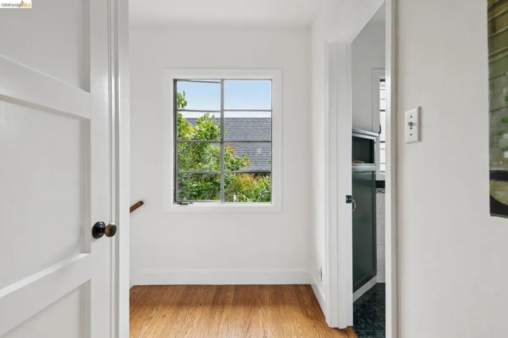 208 Lee St Oakland, CA 94610