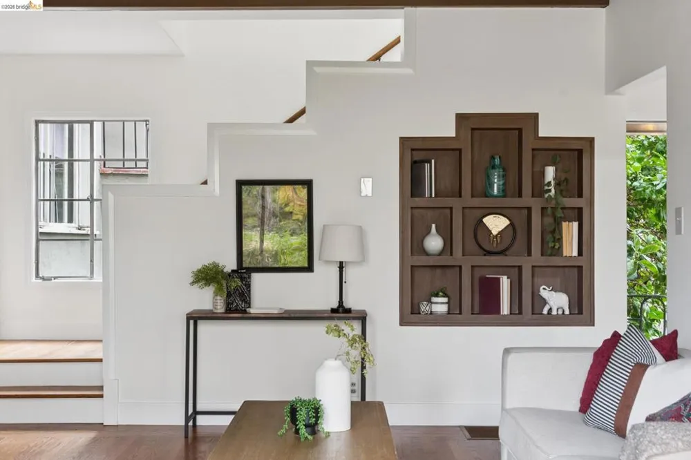 208 Lee St Oakland, CA 94610