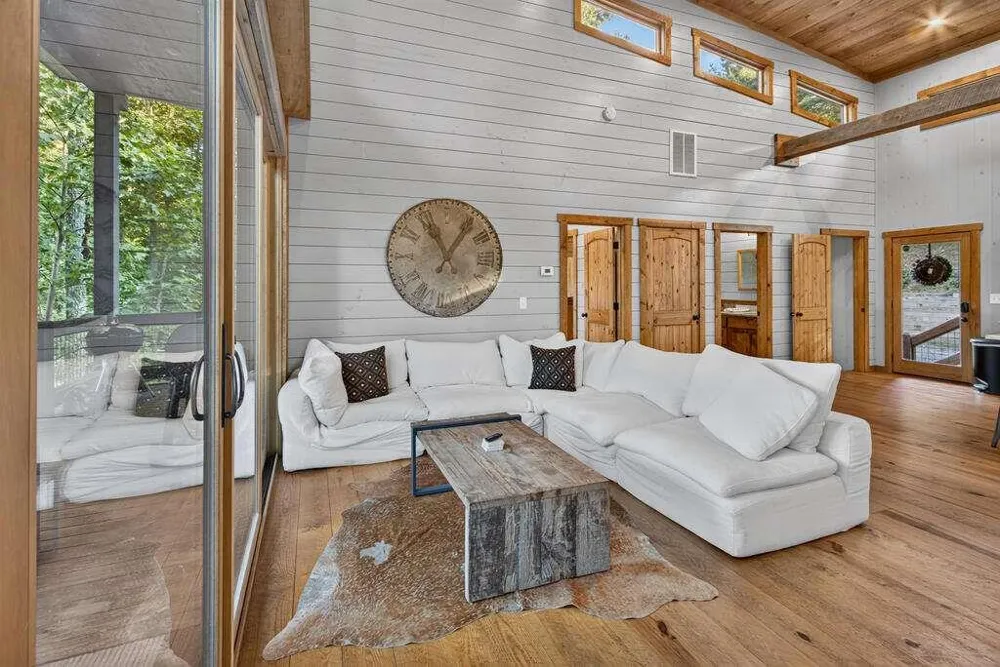 78 Deer Crest Road Blue Ridge, GA 30513