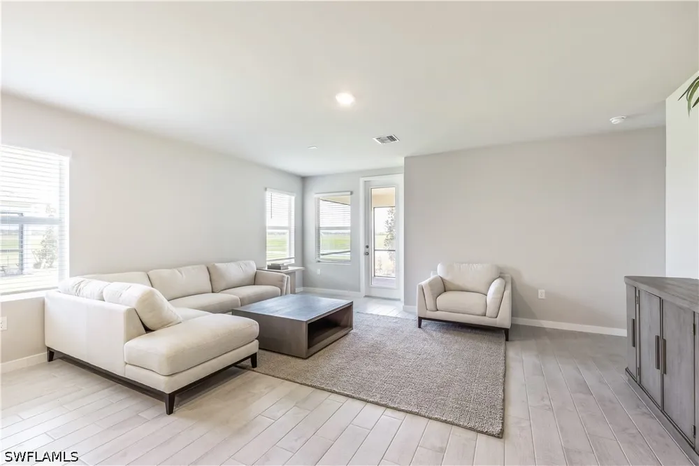 SHADE TREE LOOP Punta Gorda, FL 33982