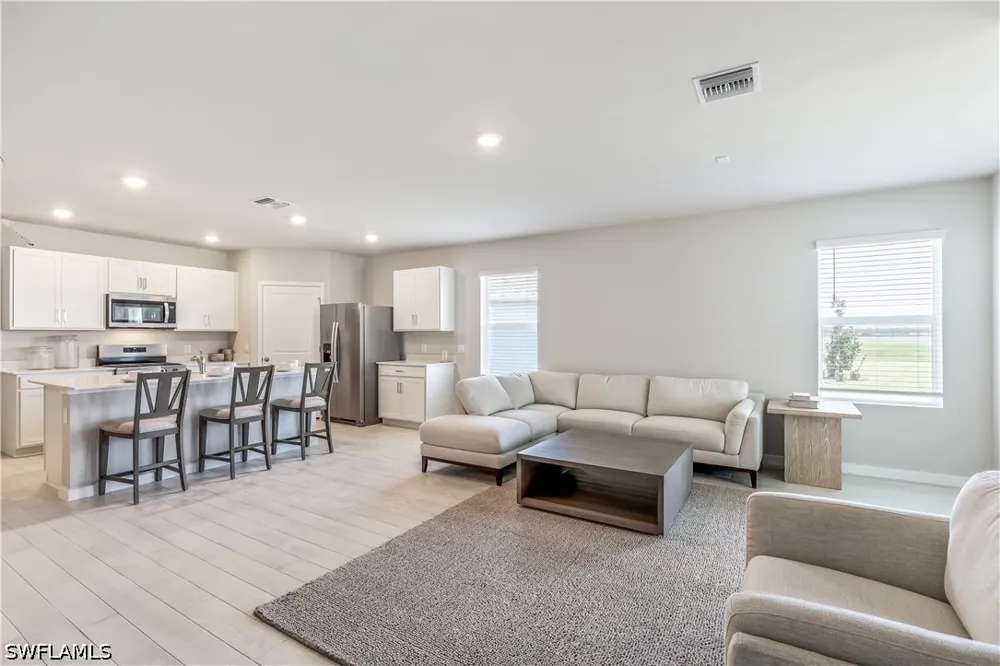 SHADE TREE LOOP Punta Gorda, FL 33982