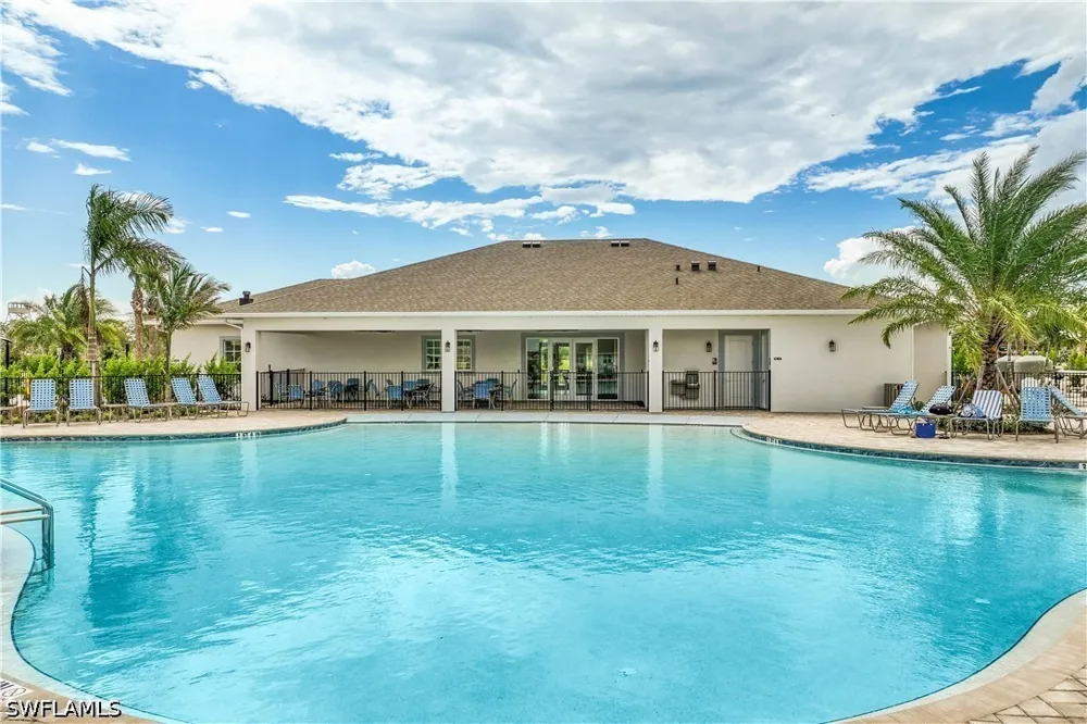 SHADE TREE LOOP Punta Gorda, FL 33982