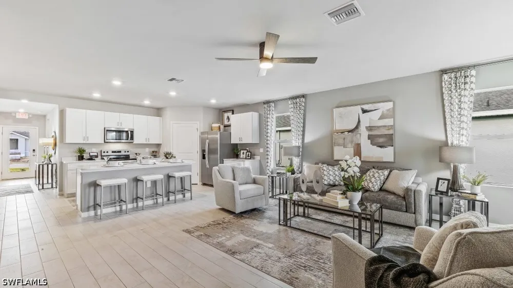 SHADE TREE LOOP Punta Gorda, FL 33982