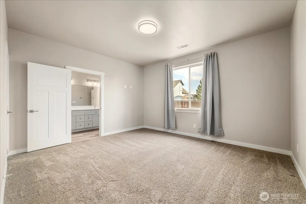 203 Gold Cup Dr. Moses Lake, WA 98837