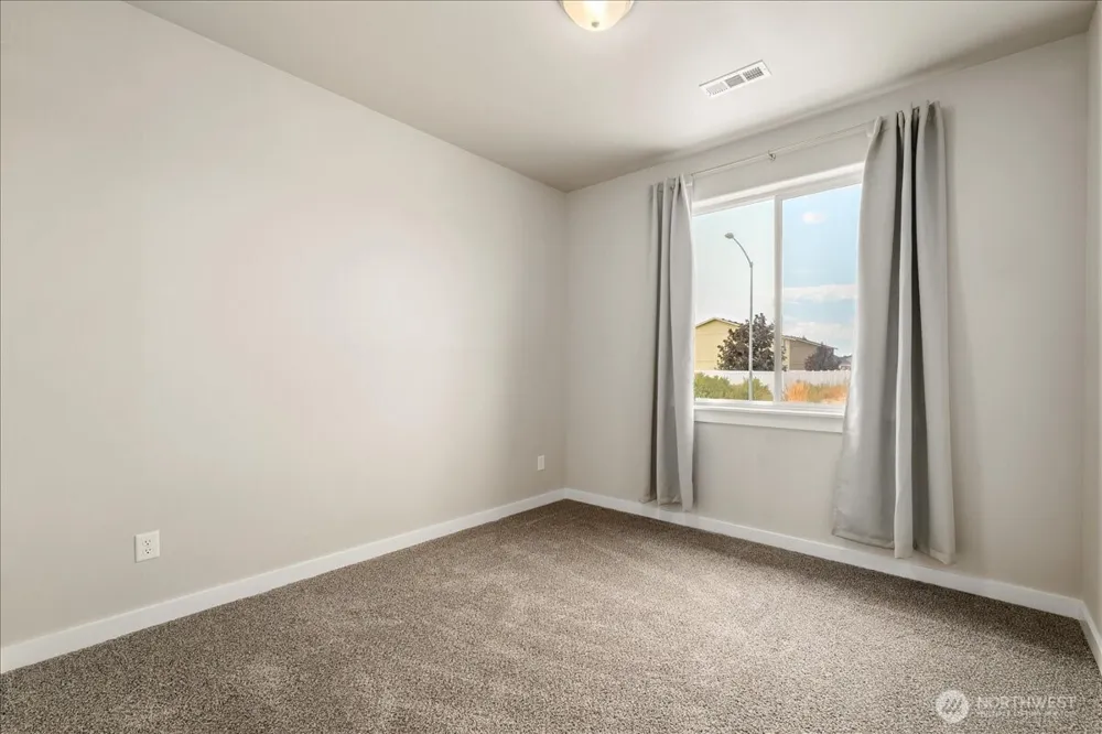 203 Gold Cup Dr. Moses Lake, WA 98837