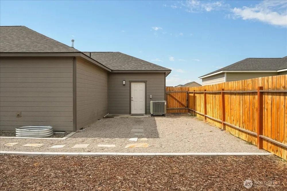 203 Gold Cup Dr. Moses Lake, WA 98837