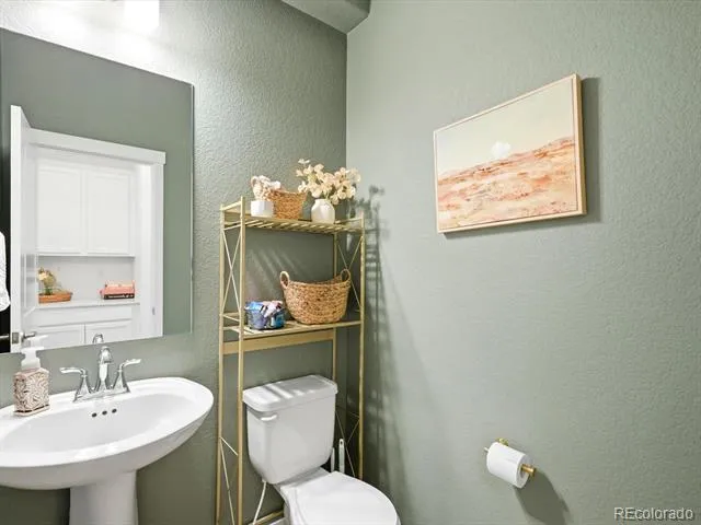 4047 E 98th Place Thornton, CO 80229