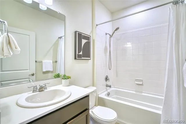 7463 E 157th Avenue Thornton, CO 80602
