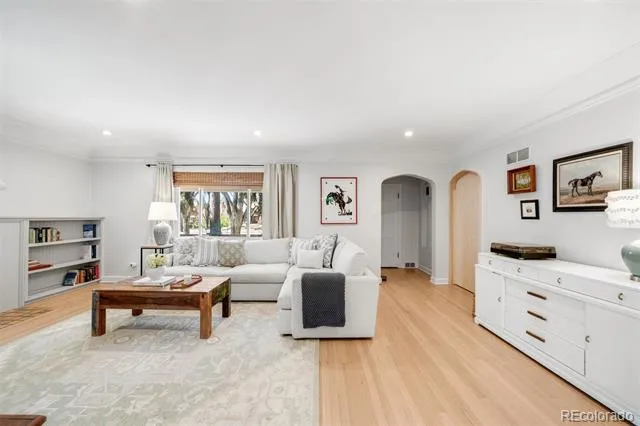 1130 Monaco Parkway Denver, CO 80220