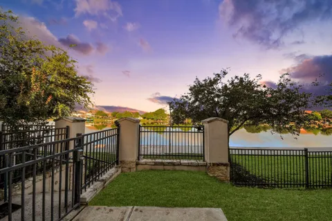 9663 Rockport Hills Drive