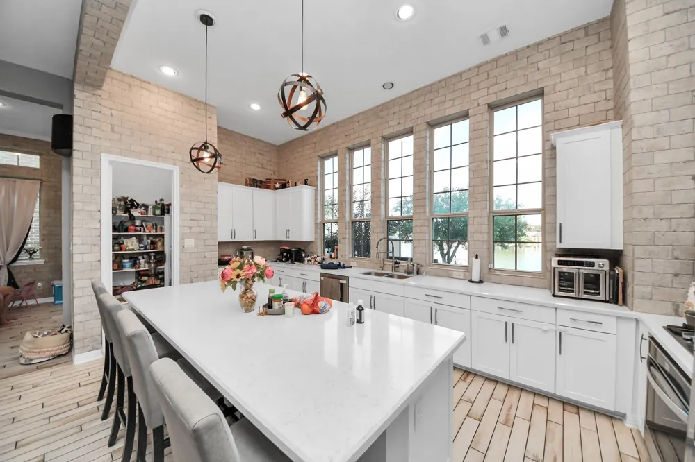 9663 Rockport Hills Drive Cypress, TX 77433