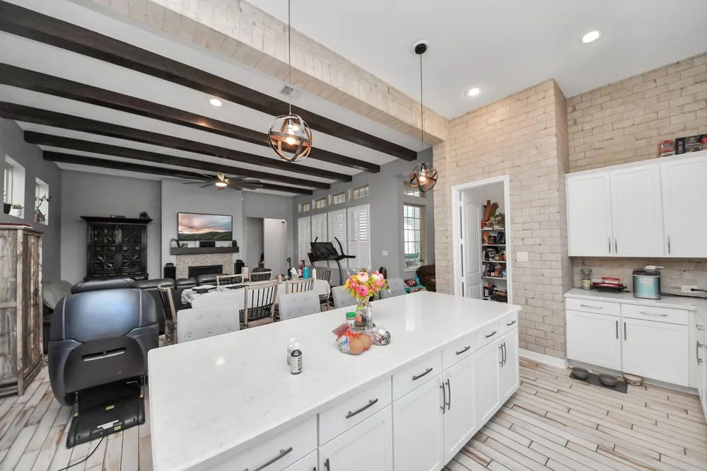 9663 Rockport Hills Drive Cypress, TX 77433