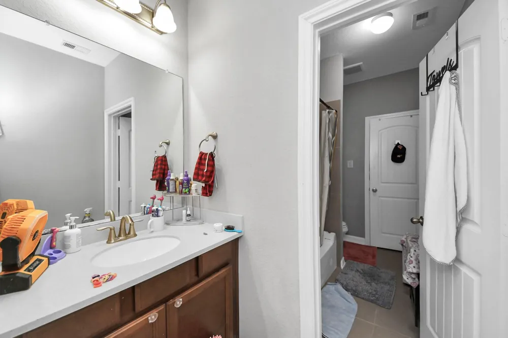 9663 Rockport Hills Drive Cypress, TX 77433