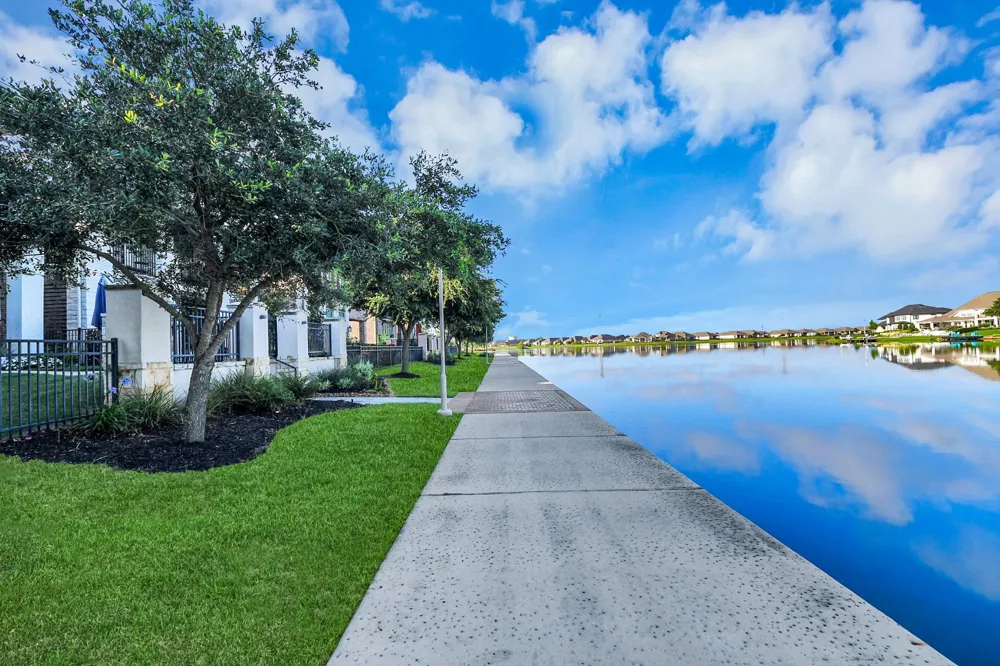 9663 Rockport Hills Drive Cypress, TX 77433