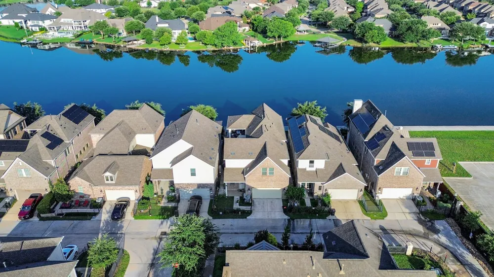 9663 Rockport Hills Drive Cypress, TX 77433