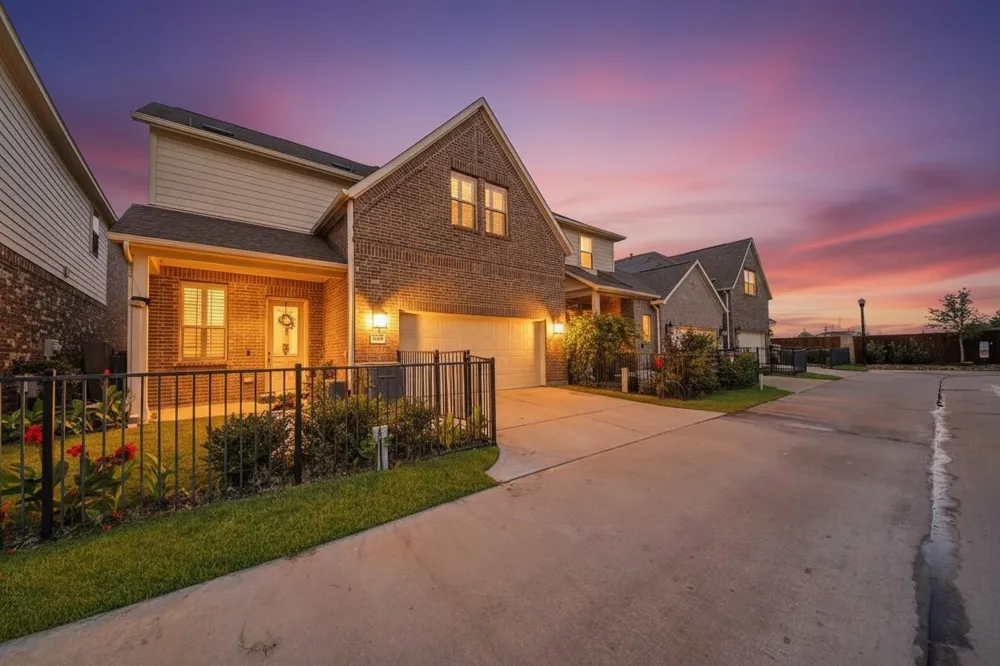 9663 Rockport Hills Drive Cypress, TX 77433