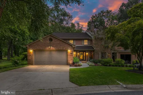 1012 WARWICK LANE