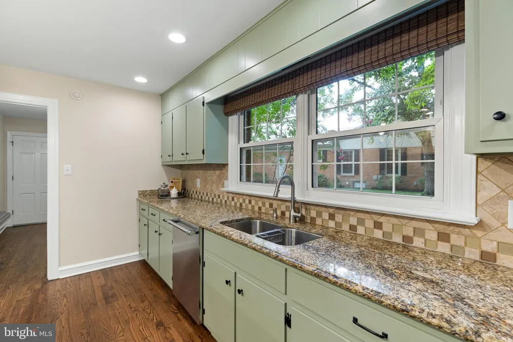 1012 WARWICK LANE Wilmington, DE 19807