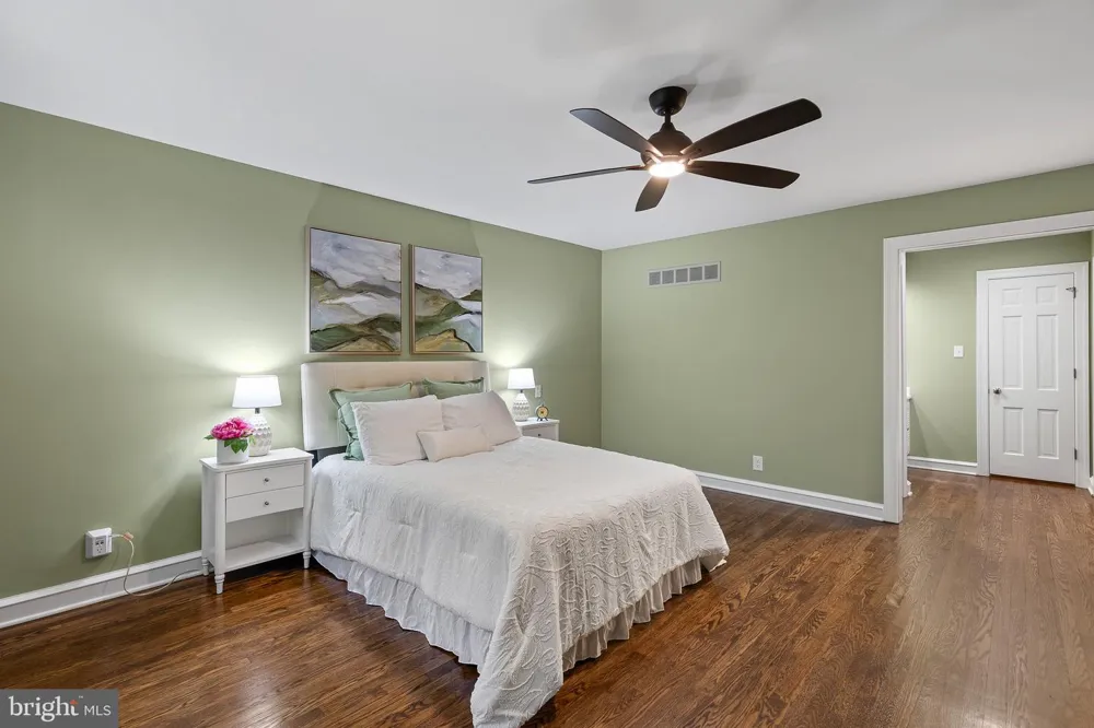 1012 WARWICK LANE Wilmington, DE 19807
