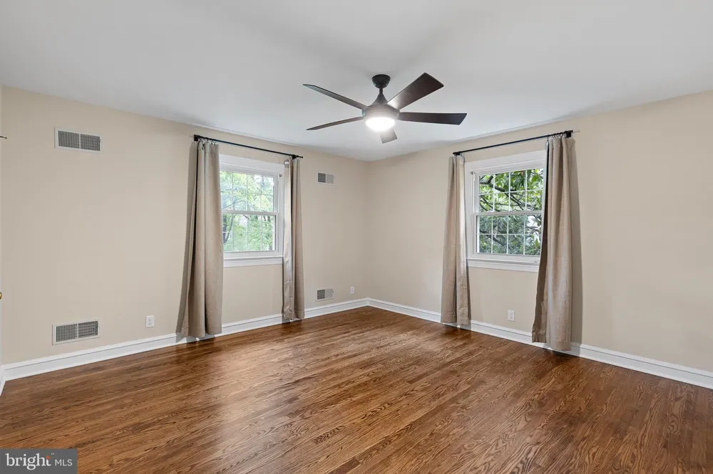 1012 WARWICK LANE Wilmington, DE 19807